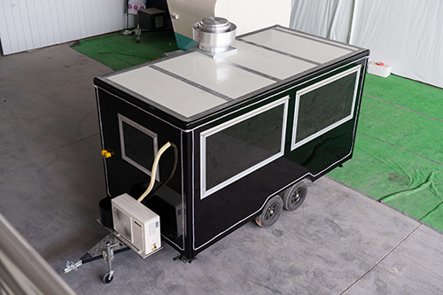 Teknologi anyar merek dibukak! Trek Trailer Bahan Bakar Tank Semi Tank Semi Inovasi Ing Inovasi ing Pengangkutan Bahan Bahan