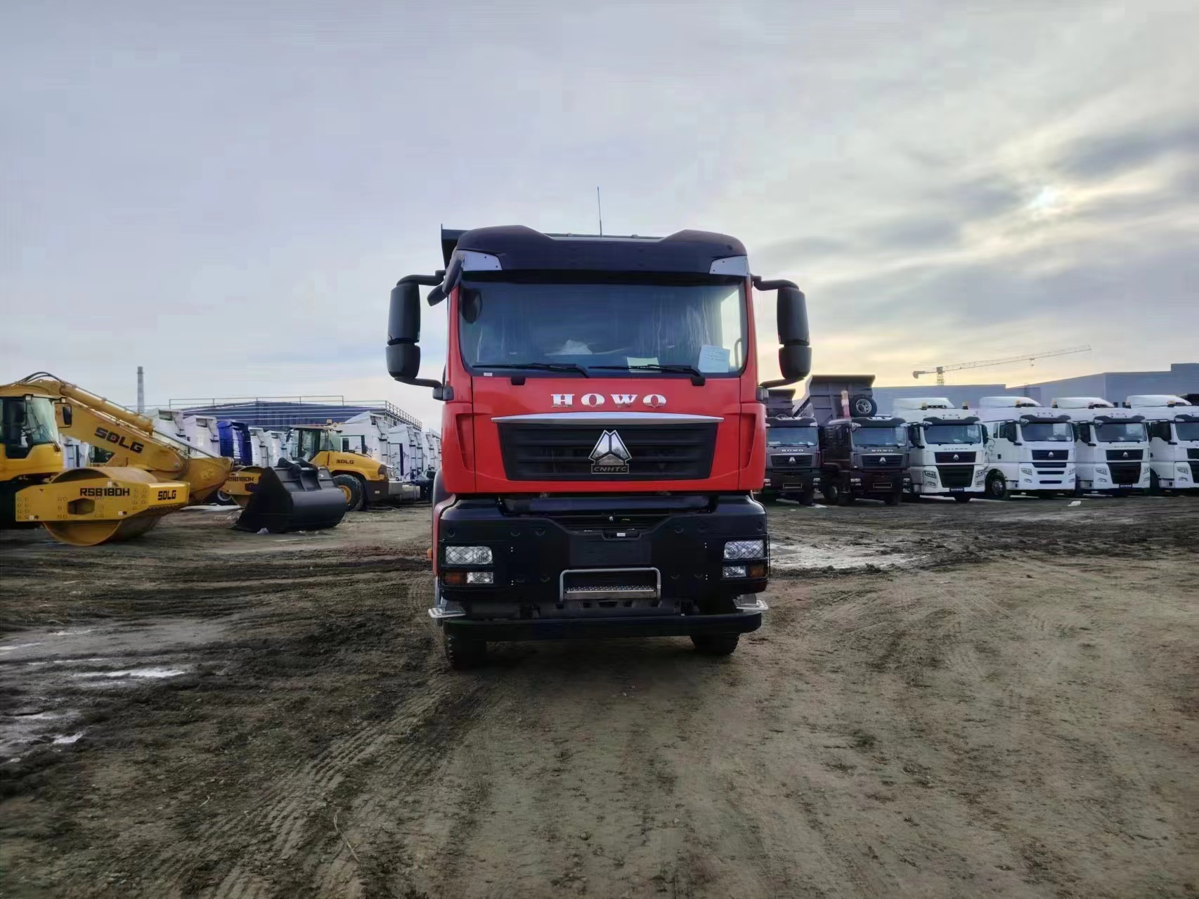 SinTruk Howo TX 400 HP 6x4 5.6m Truk Dump (National VI)